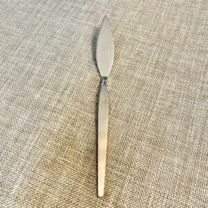 Oneida Community Stainless Older Satinique Butter Knife Stainless MCM Crocker